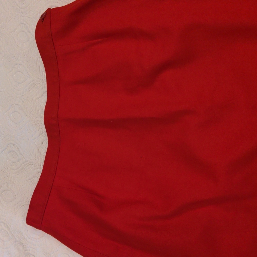 Vintage Pendleton pencil skirt in cherry red. Size 10